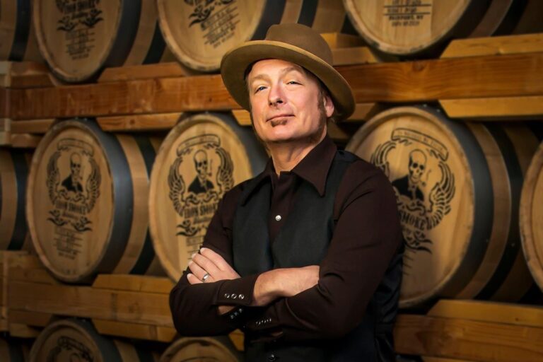 Discover Handcrafted Straight Bourbon Whiskey Iron Smoke Distillery